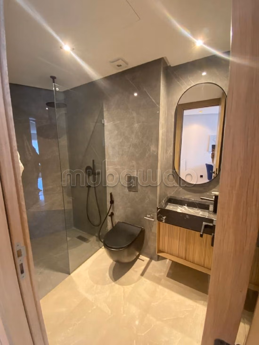 شقة للكراء بالوازيس. المساحة الكلية 60 م². مفروشة. 