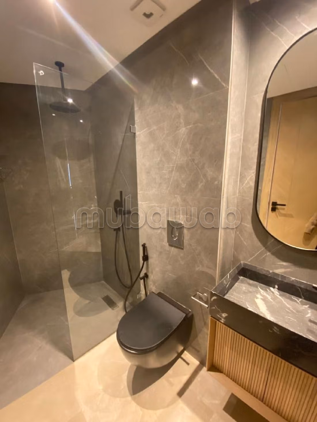 شقة للكراء بالوازيس. المساحة الكلية 60 م². مفروشة. 