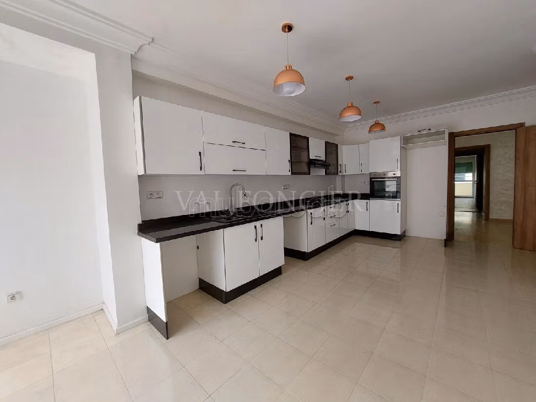 Apartment for sale in Racine. Surface area 200 m². Balcony. 