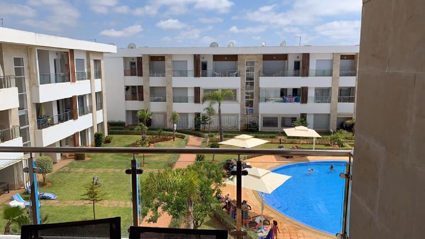 Vendita di un bell'appartamento a Plage Oued Cherrat. 2 belle camere da letto. Giardino, terrazzo. 