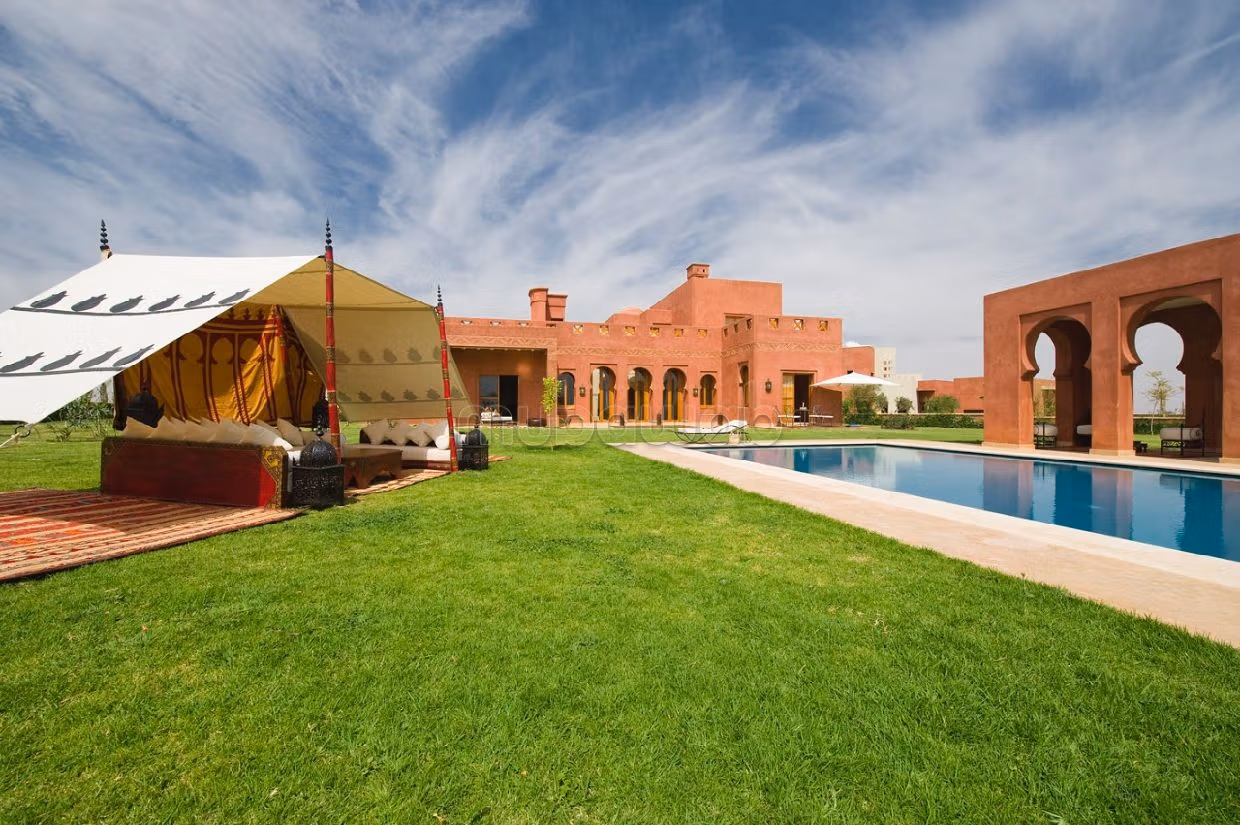 Belle villa moderne dans un domaine sécurisé