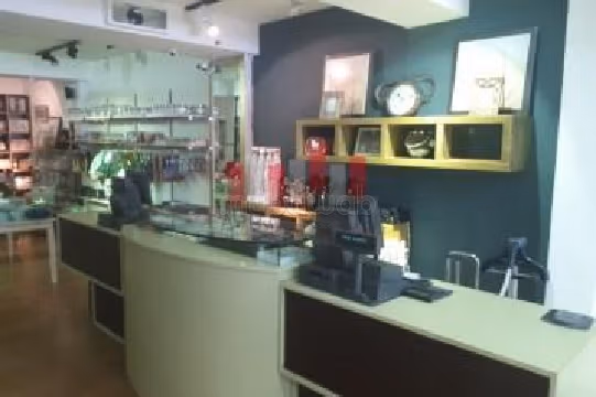 EXCELLENT LOCAL COMMERCIAL DE 359 m2 en plein bld Moussa Ibnou Noussair GAUTHIER