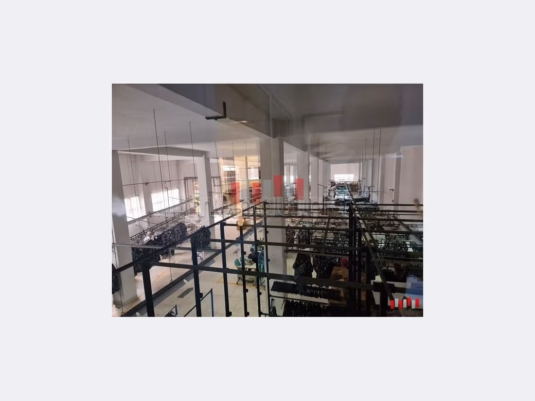 Offices & shops to rent in Centre. Total area 1400 m². 