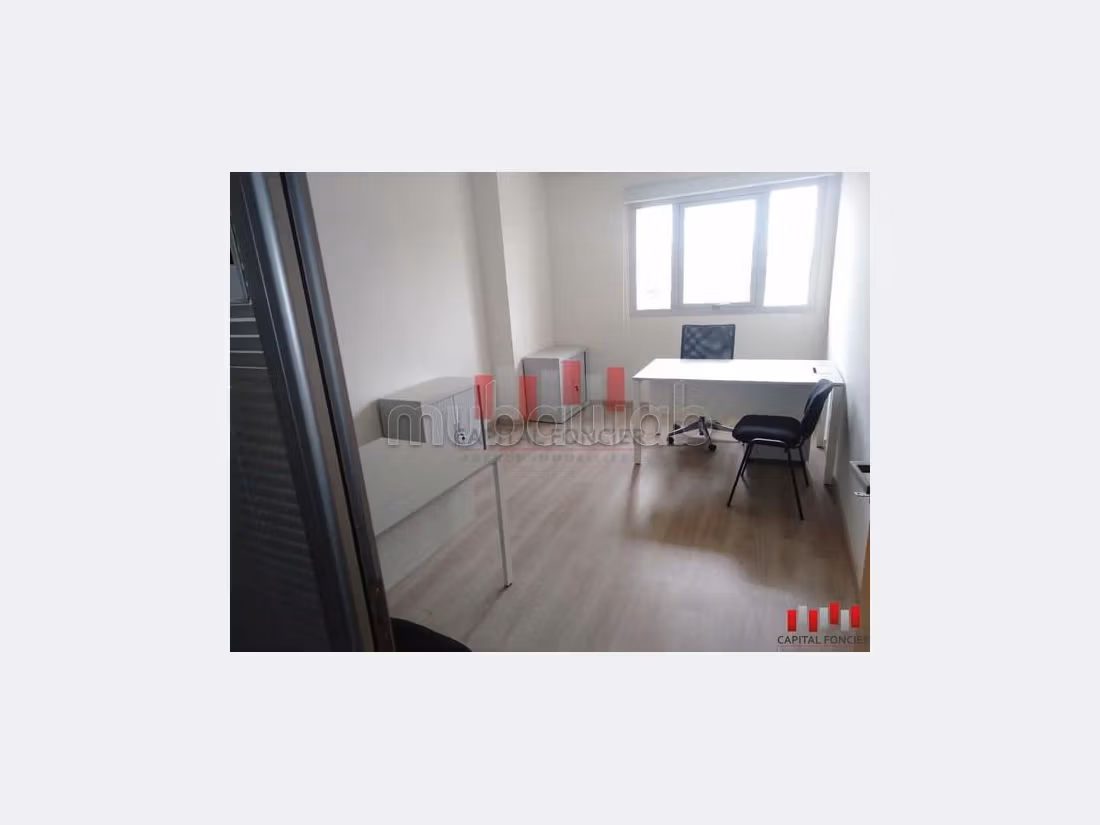 Offices for rent in Lissasfa. Surface area 162 m². Cellar, Large terrace