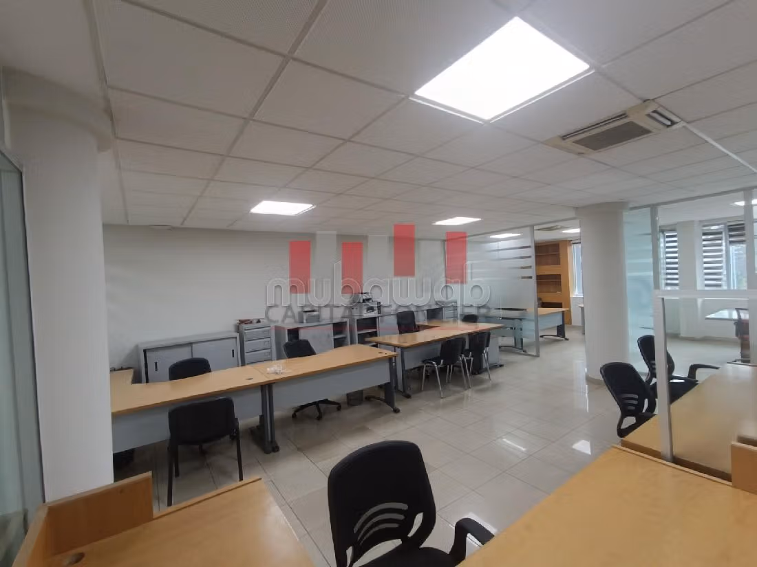 Offices for rent in Maârif. Parking spaces