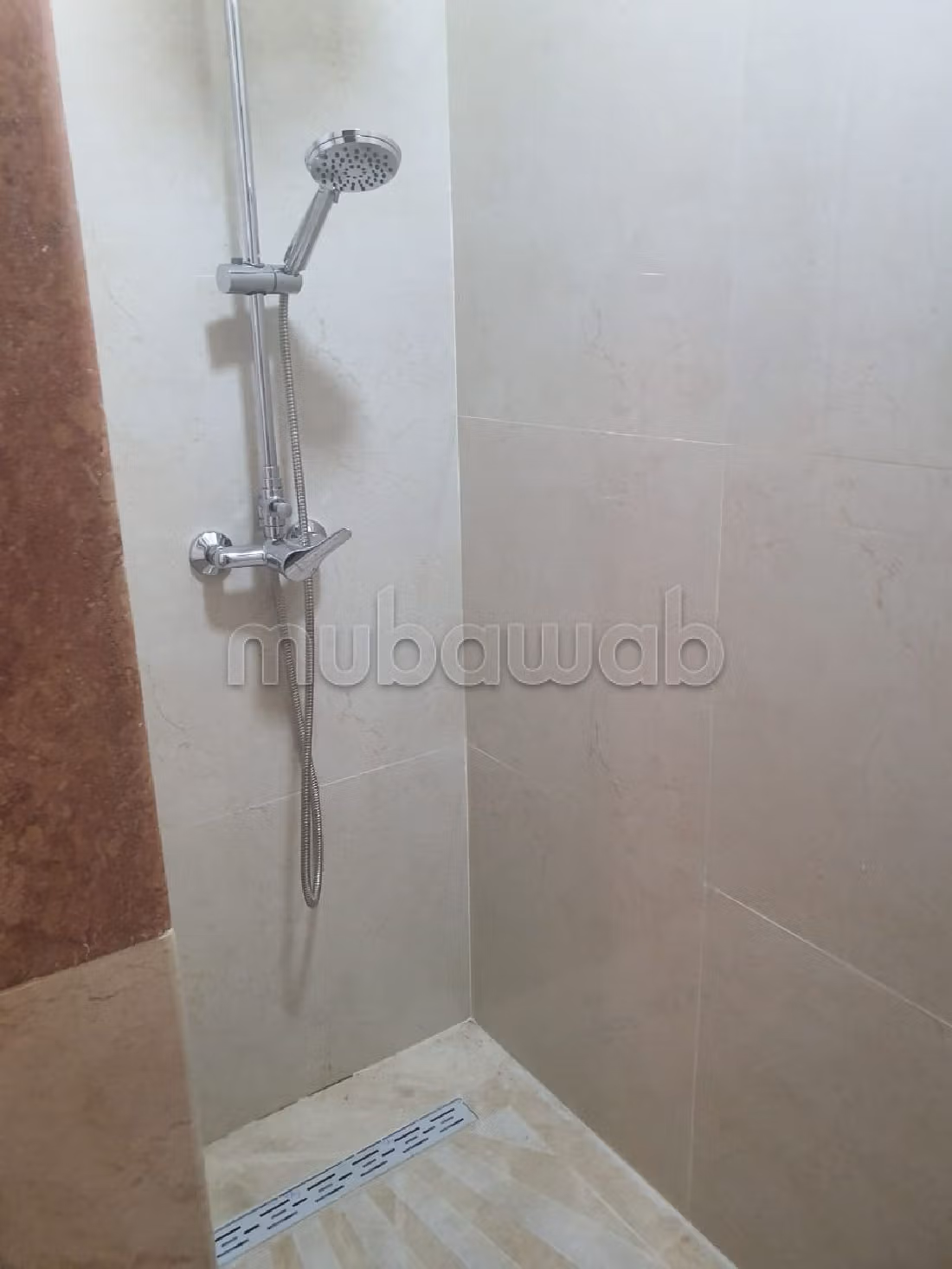 Bellissimo appartamento in affitto a Racine. 4 camere. Con ascensore e terrazzo. 