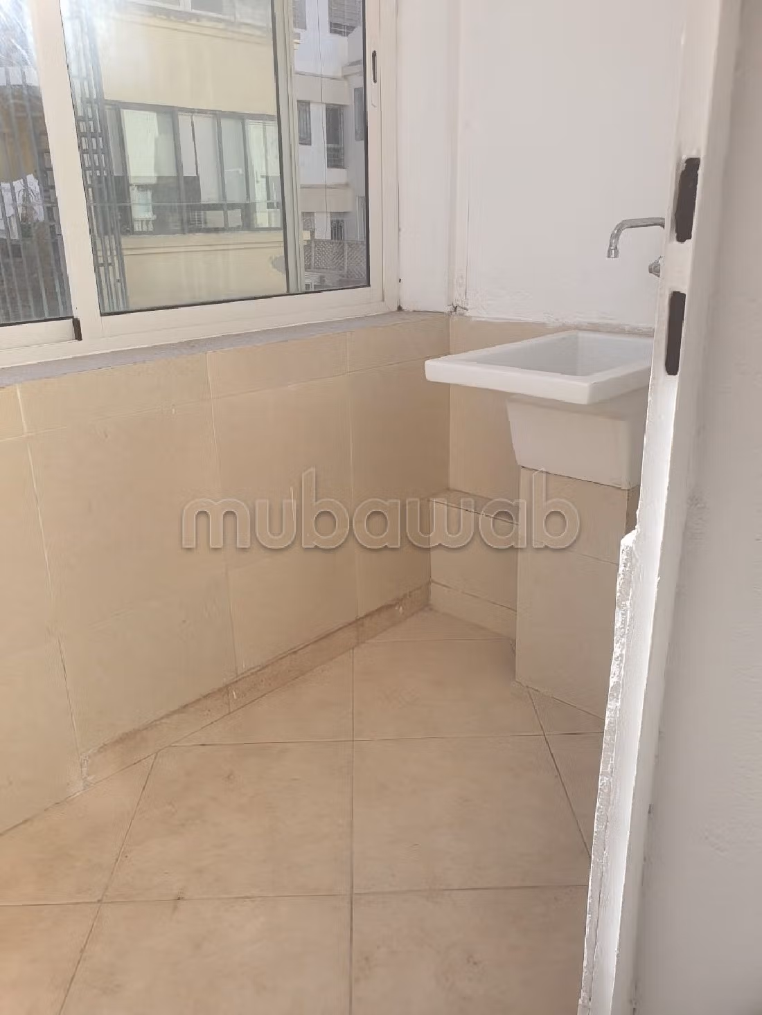 Bellissimo appartamento in affitto a Racine. 4 camere. Con ascensore e terrazzo. 