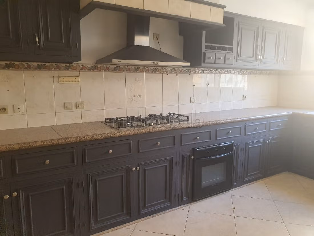 Bellissimo appartamento in affitto a Racine. 4 camere. Con ascensore e terrazzo. 