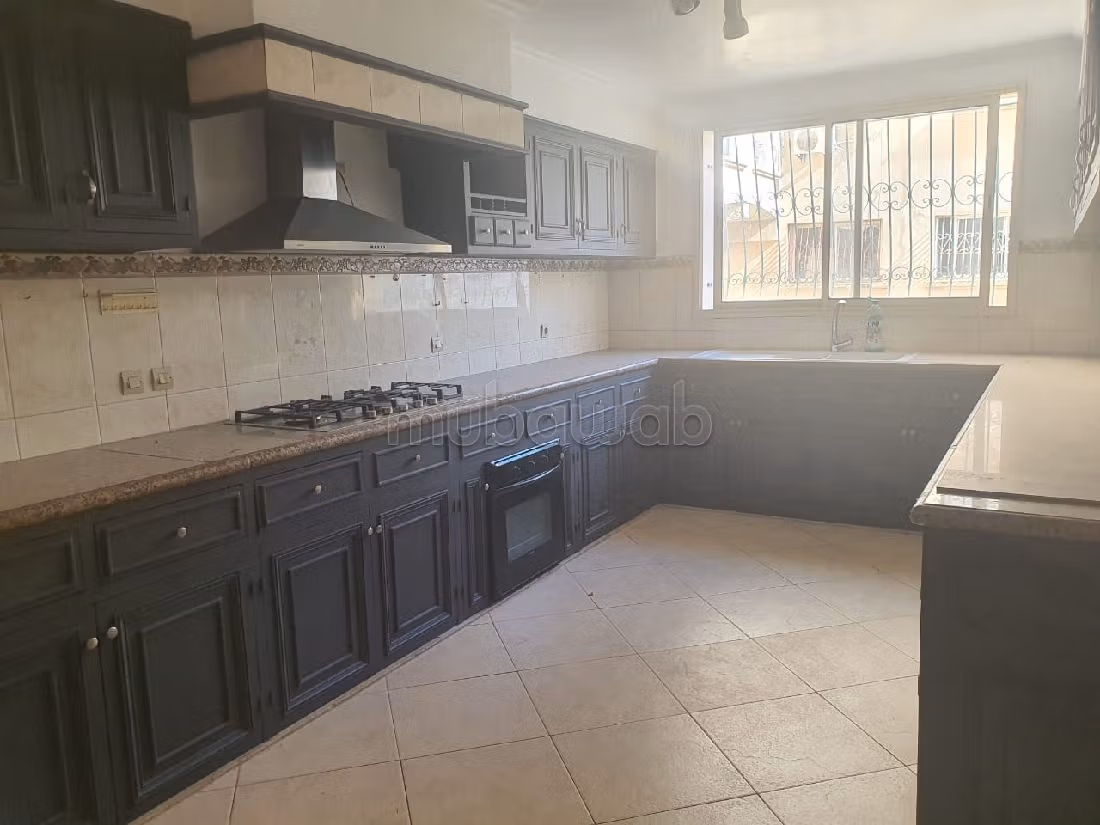 Bellissimo appartamento in affitto a Racine. 4 camere. Con ascensore e terrazzo. 