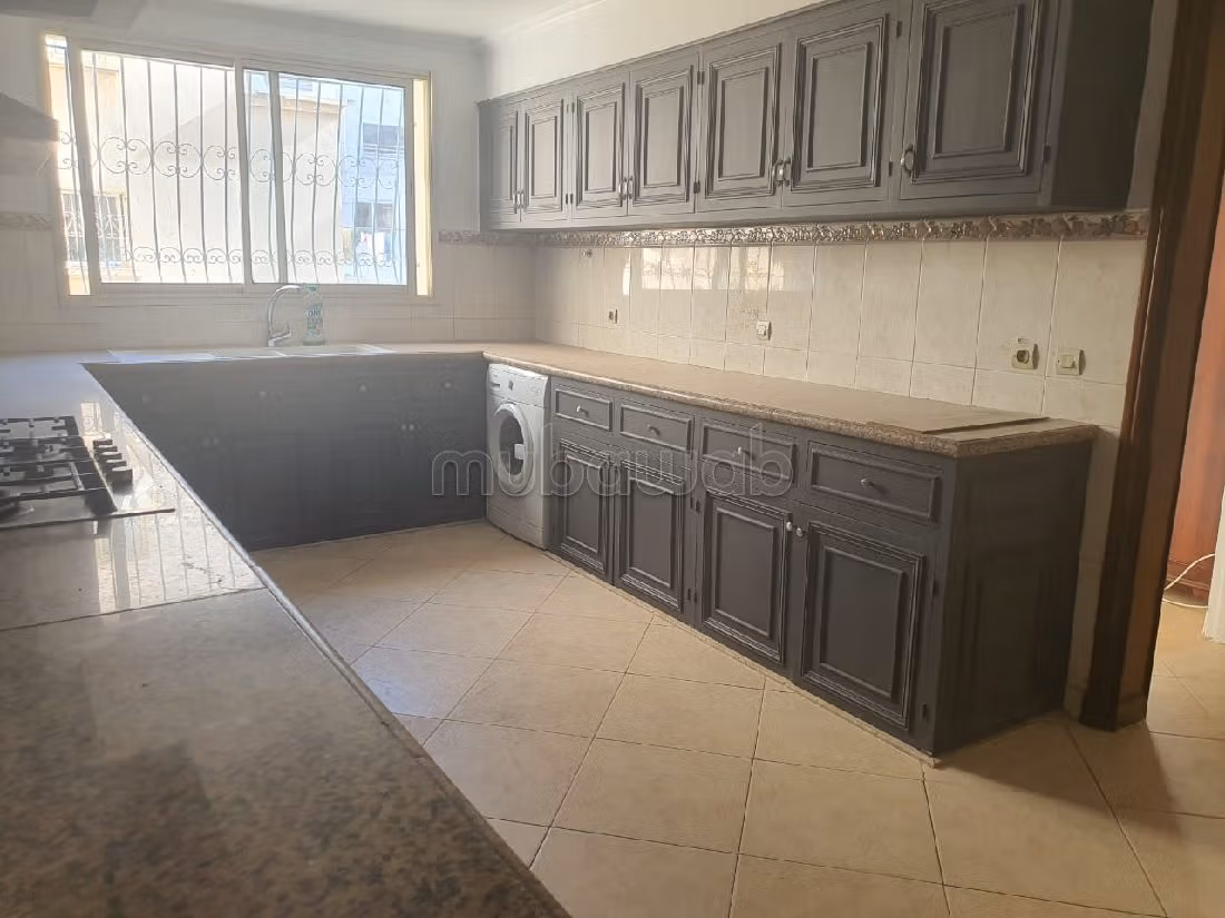 Bellissimo appartamento in affitto a Racine. 4 camere. Con ascensore e terrazzo. 