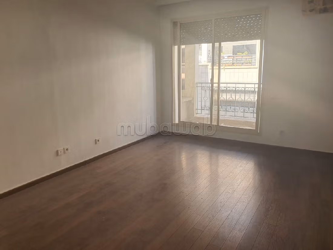 Bellissimo appartamento in affitto a Racine. 4 camere. Con ascensore e terrazzo. 