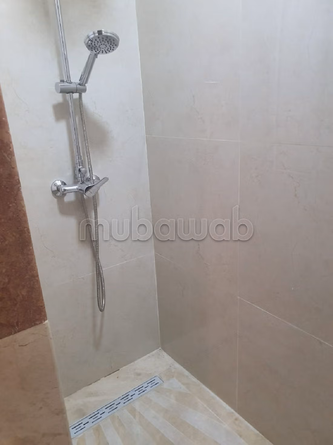 Bellissimo appartamento in affitto a Racine. 4 camere. Con ascensore e terrazzo. 