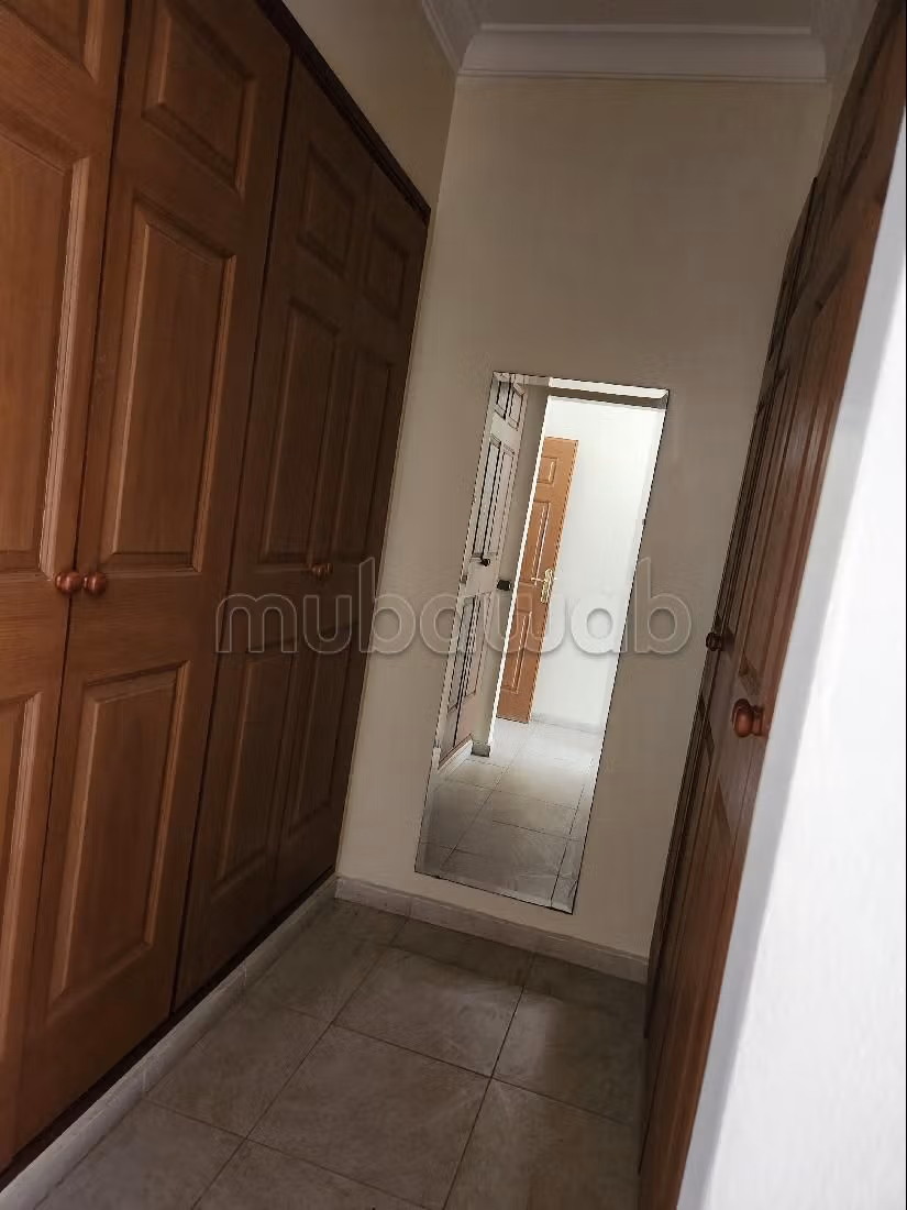 Affitto di uno splendido appartamento a Racine. 4 locali spaziosi. Garage e terrazzo.