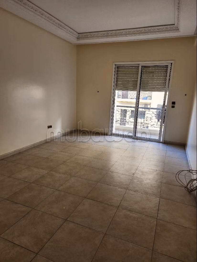 Affitto di uno splendido appartamento a Racine. 4 locali spaziosi. Garage e terrazzo.