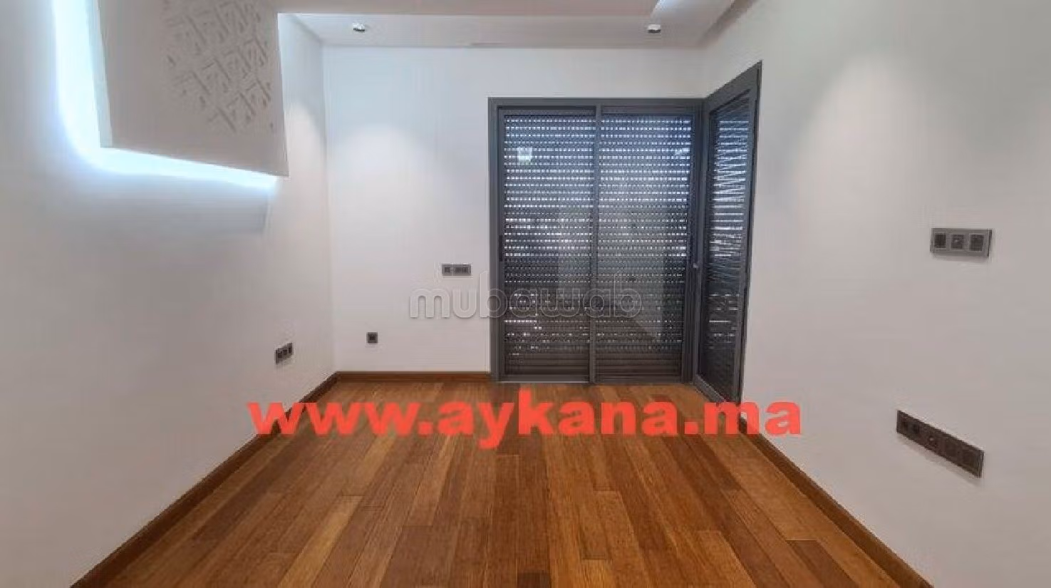 شقة رائعة للإيجار بالرياض. المساحة 570 م². الراحة مع مكيف الهواء و مدفأة