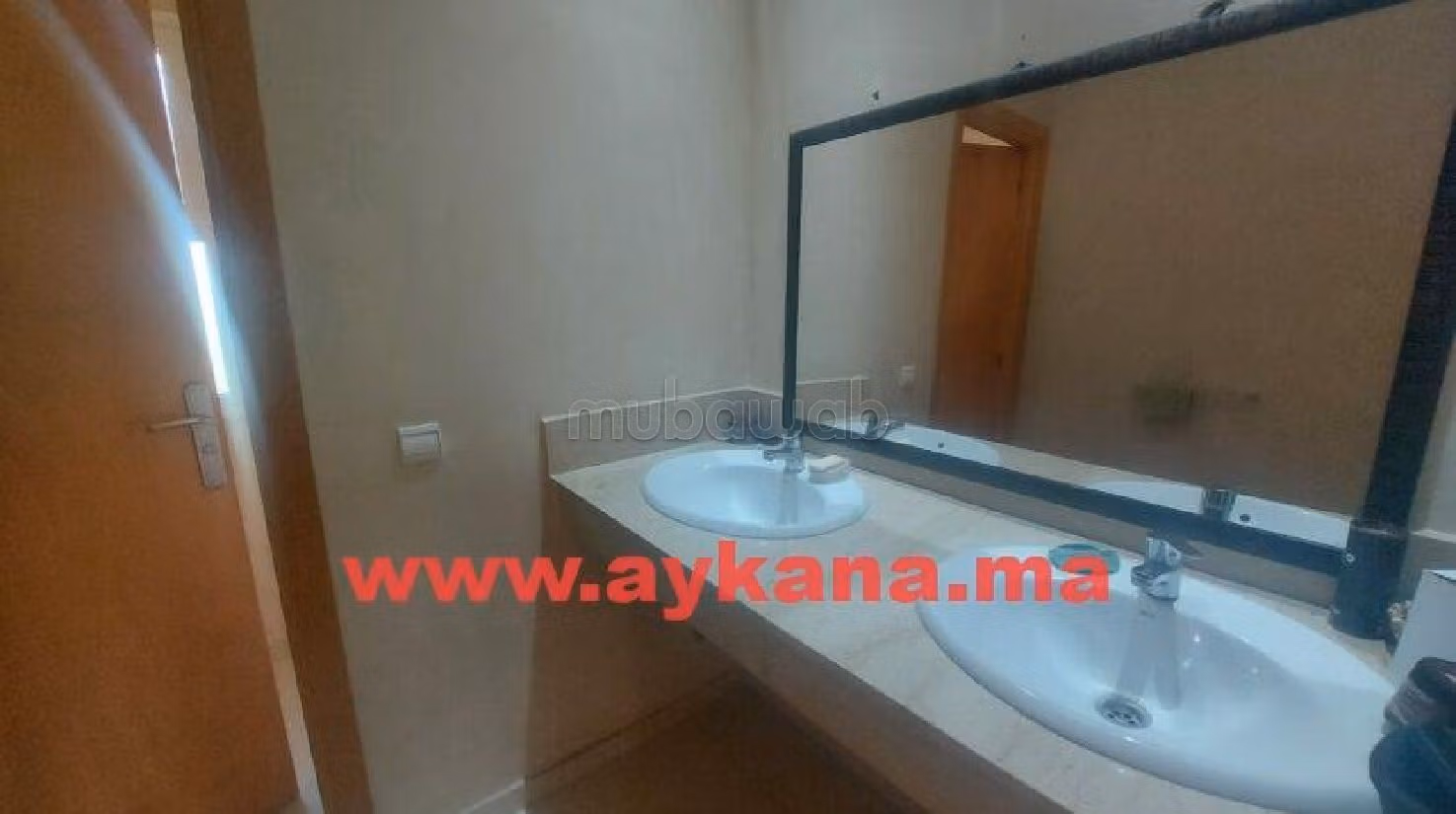 Villa de alto standing en venta en Harhoura. 8 habitaciones grandes. Jardín. 