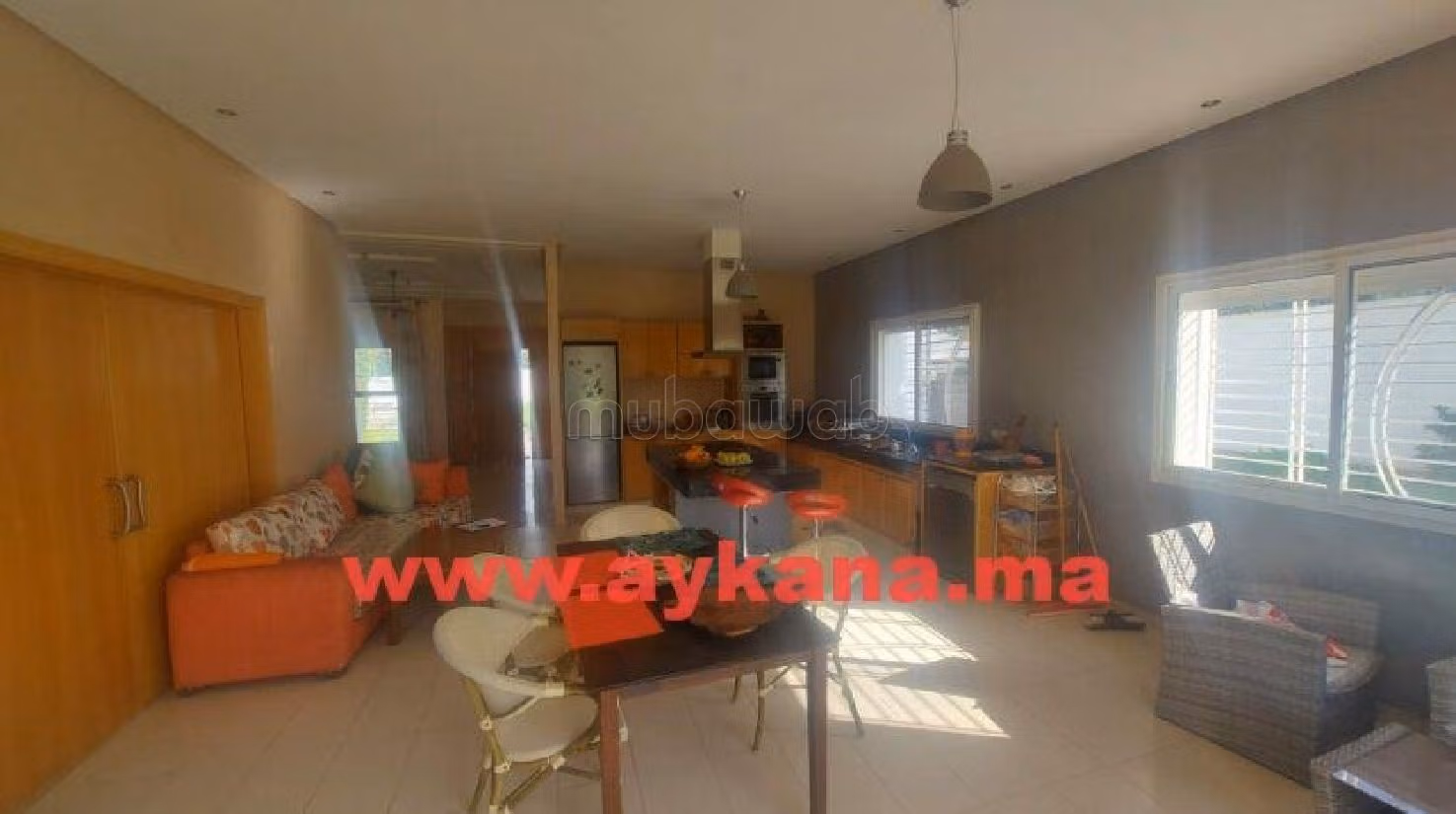 Villa de alto standing en venta en Harhoura. 8 habitaciones grandes. Jardín. 