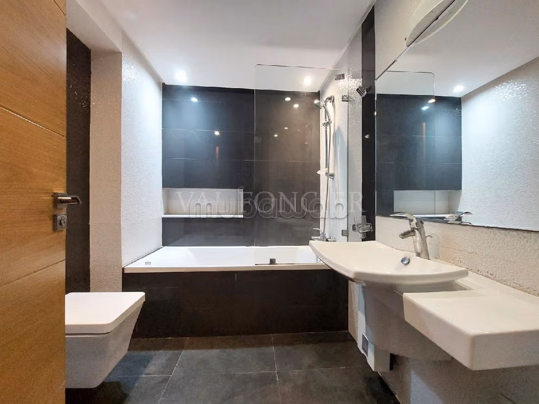 Lovely apartment for rent in Gauthier. Small area 203 m². Fireplace and air conditioning