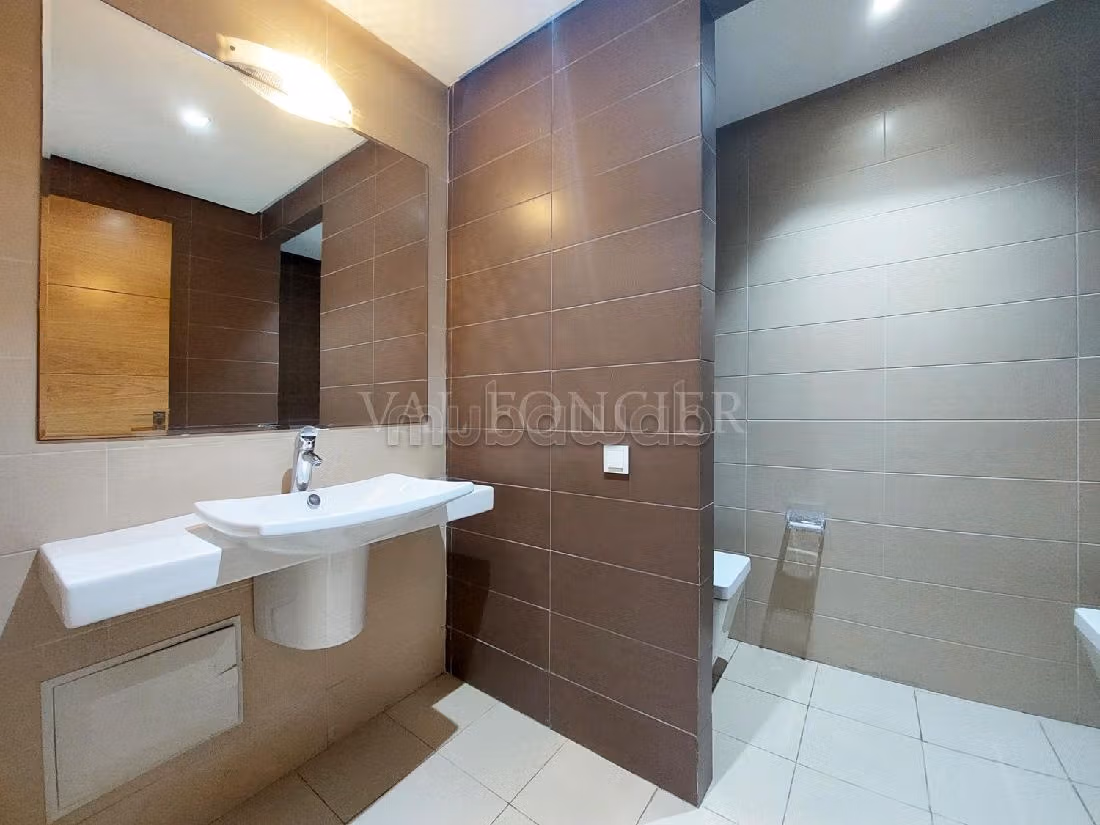 Lovely apartment for rent in Gauthier. Small area 203 m². Fireplace and air conditioning