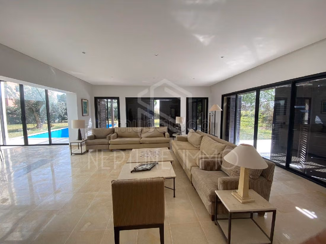 A Louer Villa Meublé avec piscine
