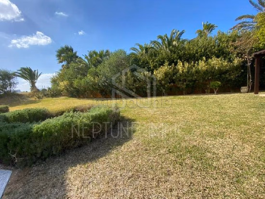 A Louer Villa Meublé avec piscine