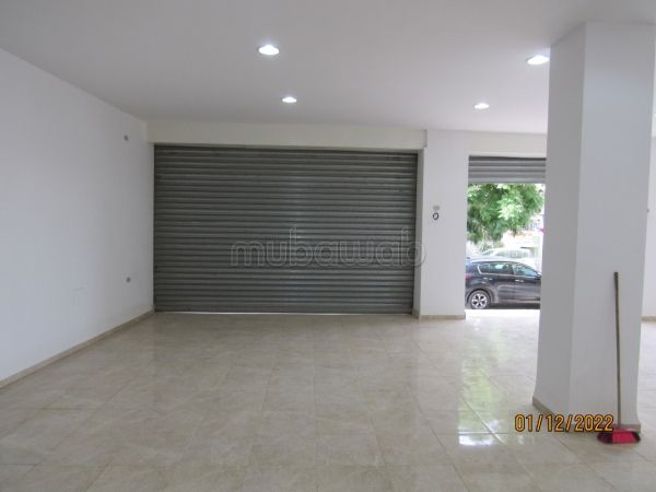 Immeuble Inachevé Locaux commerciaux bien situés