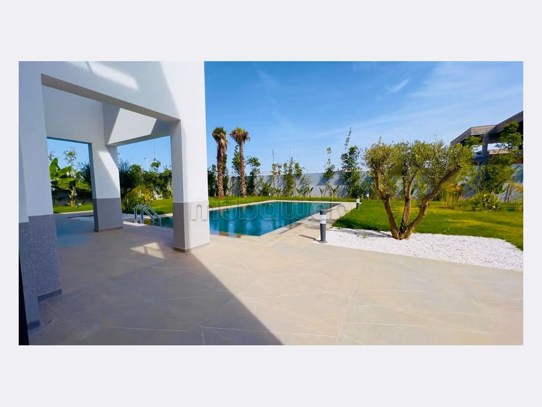 Villa neuve standing en location a souissi