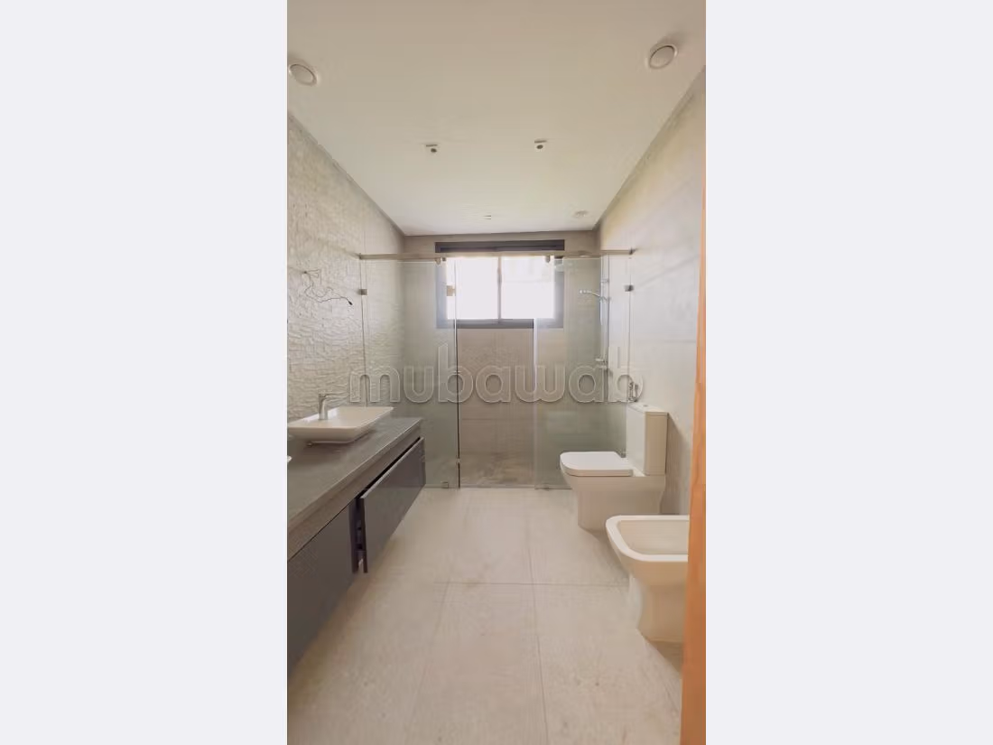 Villa neuve standing en location a souissi