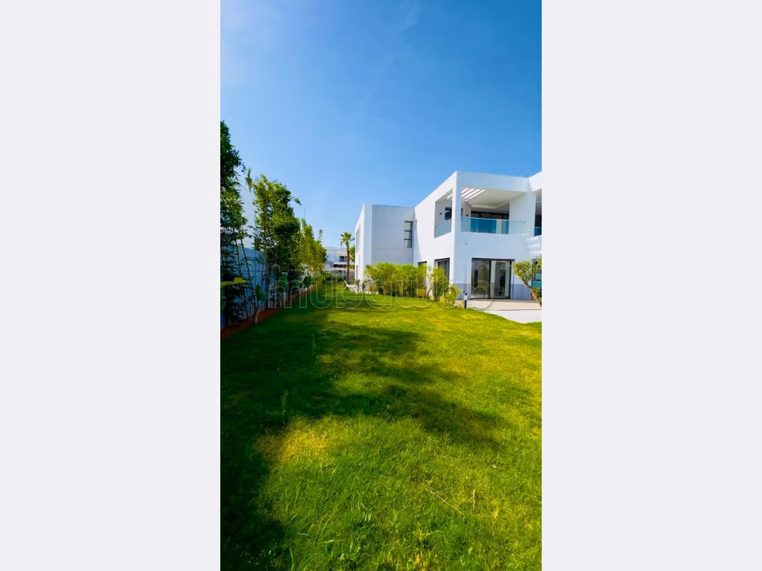 Villa neuve standing en location a souissi