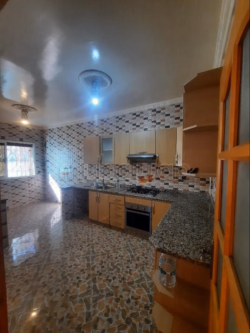 شقة رائعة للبيع ب حي النور. 3 قطع كبيرة