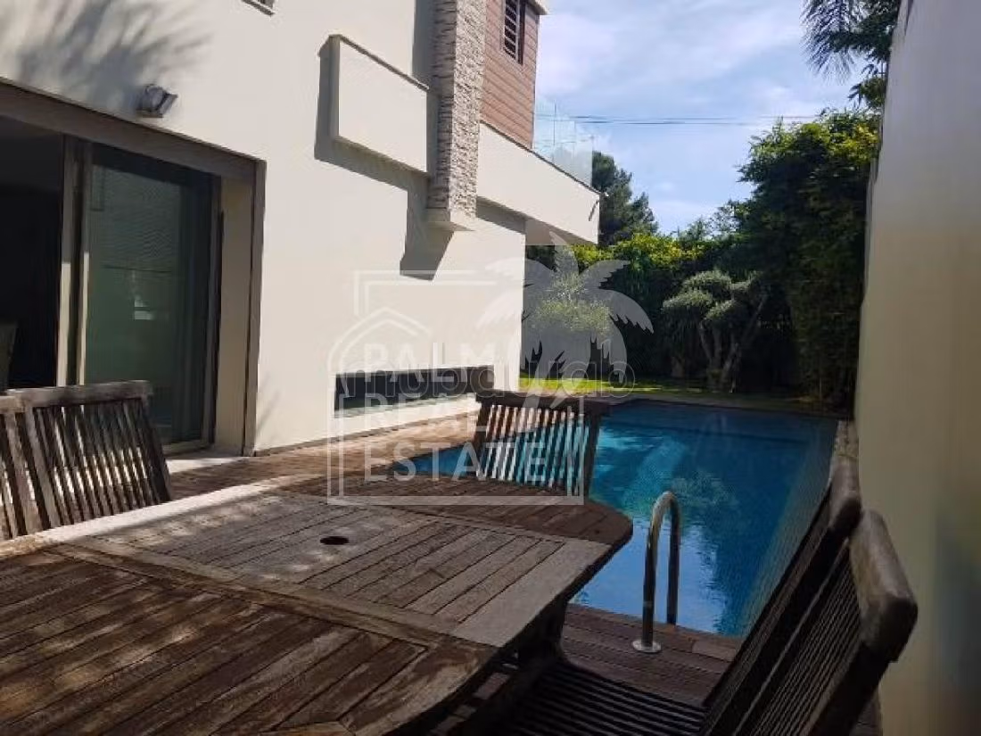 Top affaire magnifique villa a vendre a casablanca ouasis