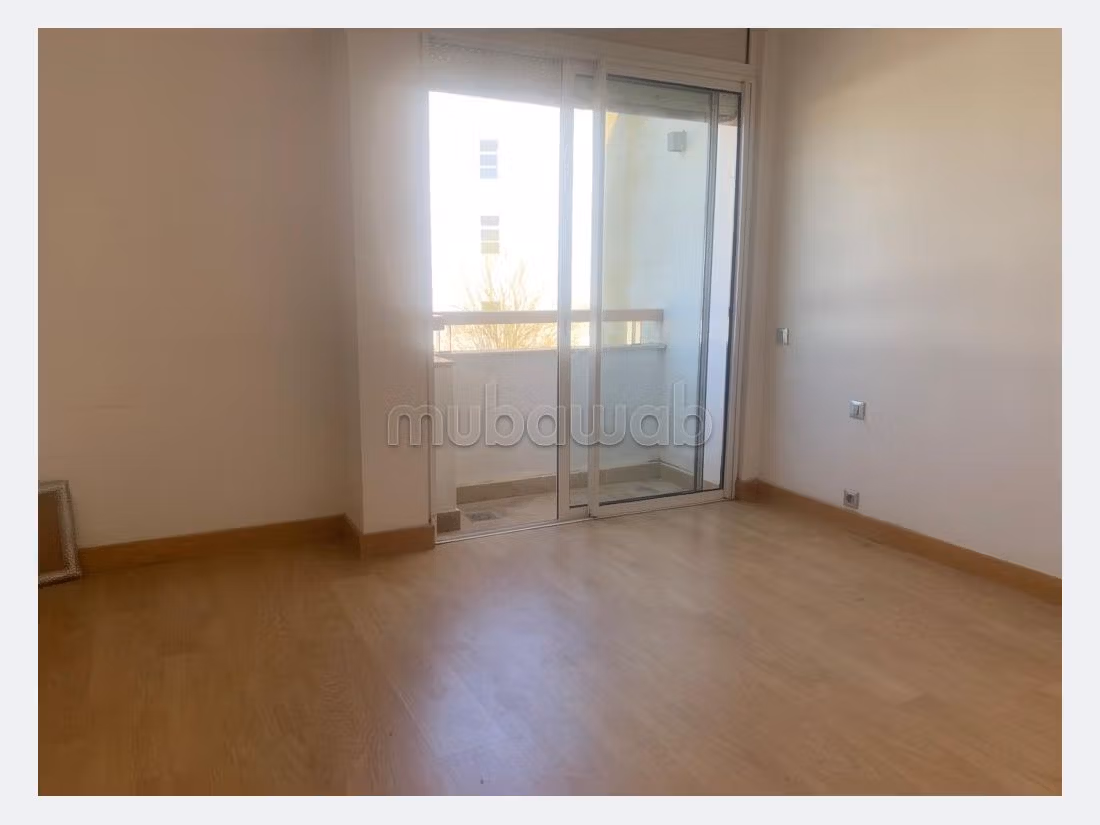 Villa di lusso in vendita. 10 locali spaziosi. Porta blindata e riscaldamento. 