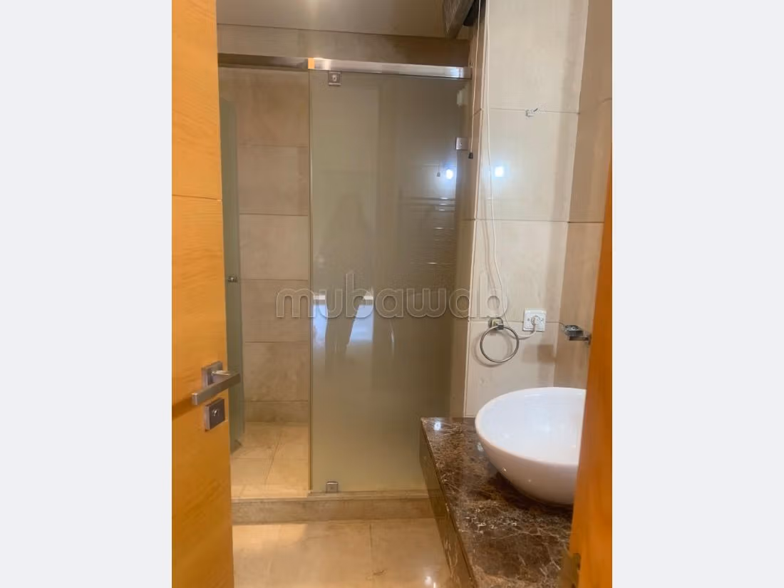 Villa di lusso in vendita. 10 locali spaziosi. Porta blindata e riscaldamento. 