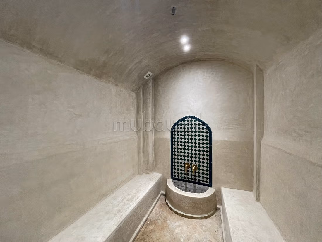 Suntuoso riad en venta en Médina. 7 bonitas habitaciones. Hermosa terraza. 