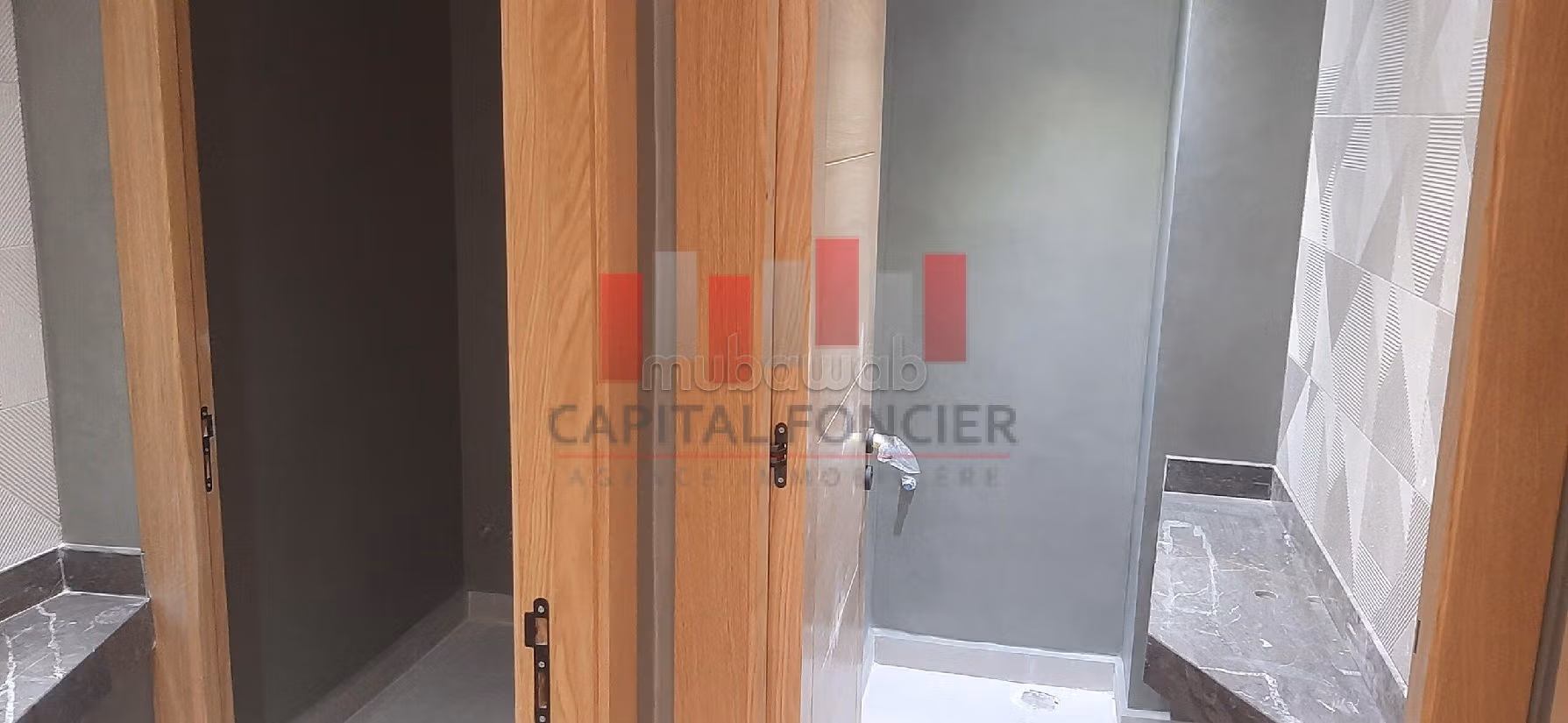 Ufficio da affittare a CIL (Hay Salam). Superficie di 600 m². Grande terrazzo. 
