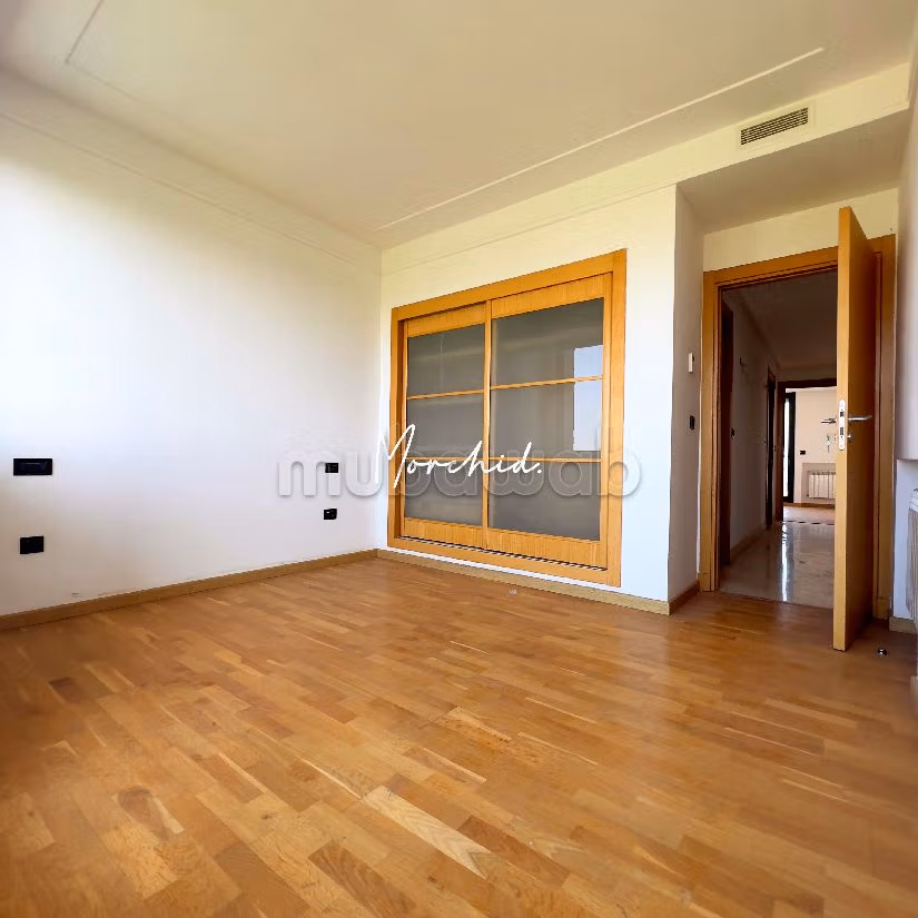 Bouskoura golf bel appartement à vendre