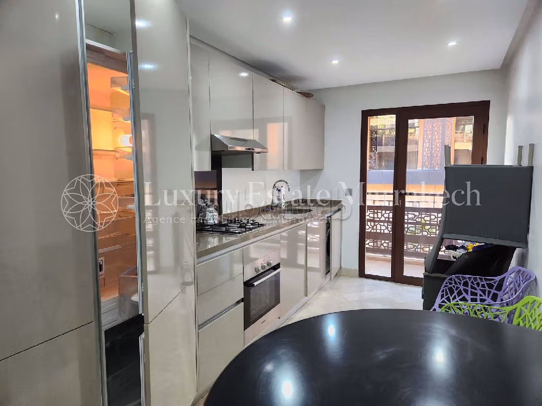 Piso en venta en Guéliz. 2 hermosas habitaciones. Residencia con conserje, aire condicionado general. 