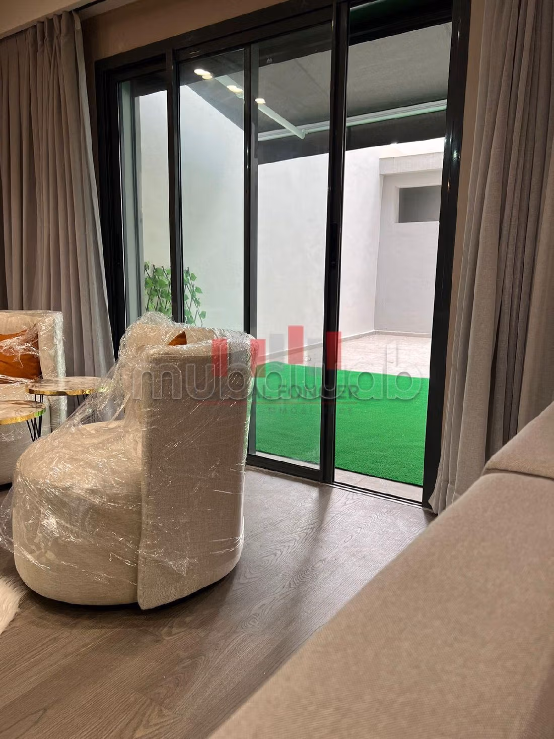 Bellissimo appartamento in affitto a Centre Ville. 1 bella camera da letto. Ammobiliato