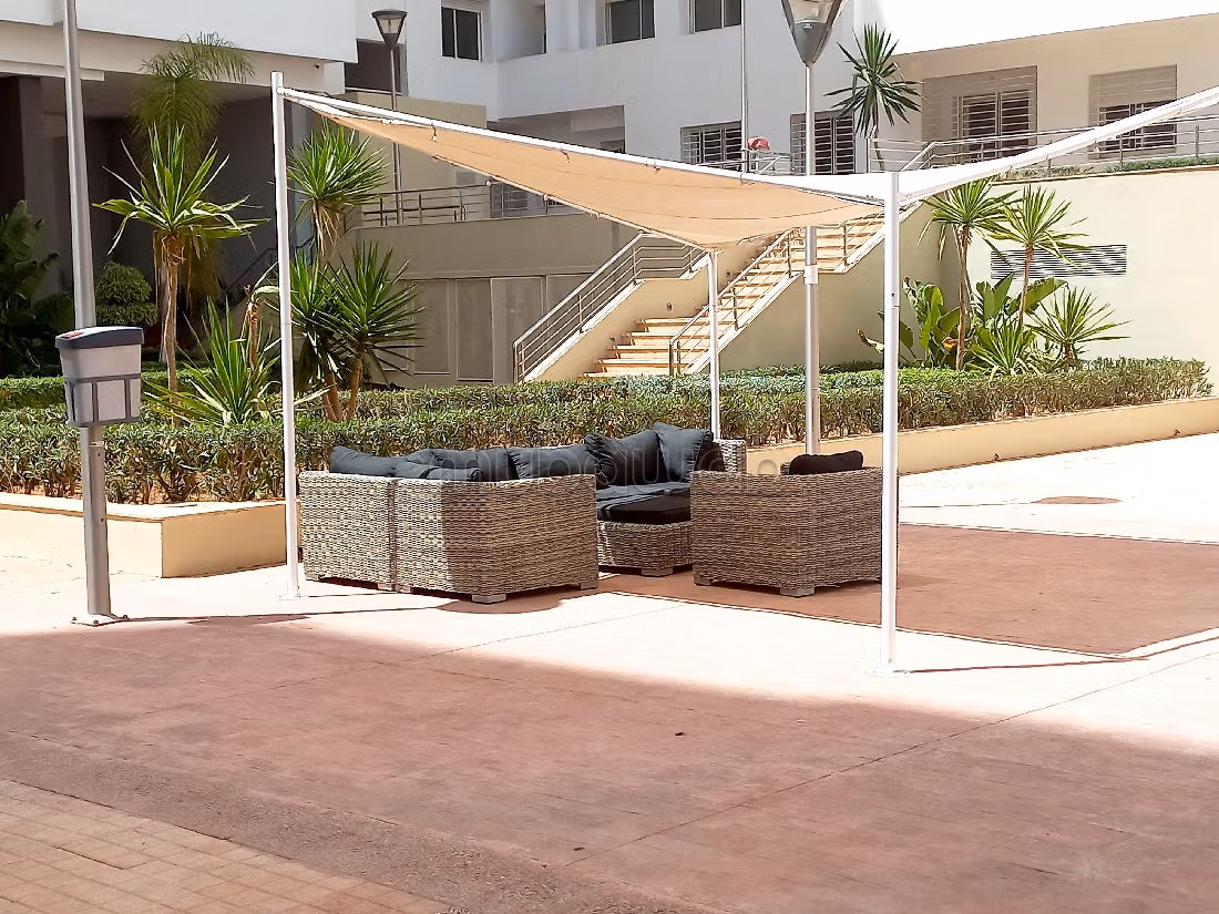 Bellissimo appartamento in affitto a Hay Mohammadi. 1 camera. Camino e servizio di concierge