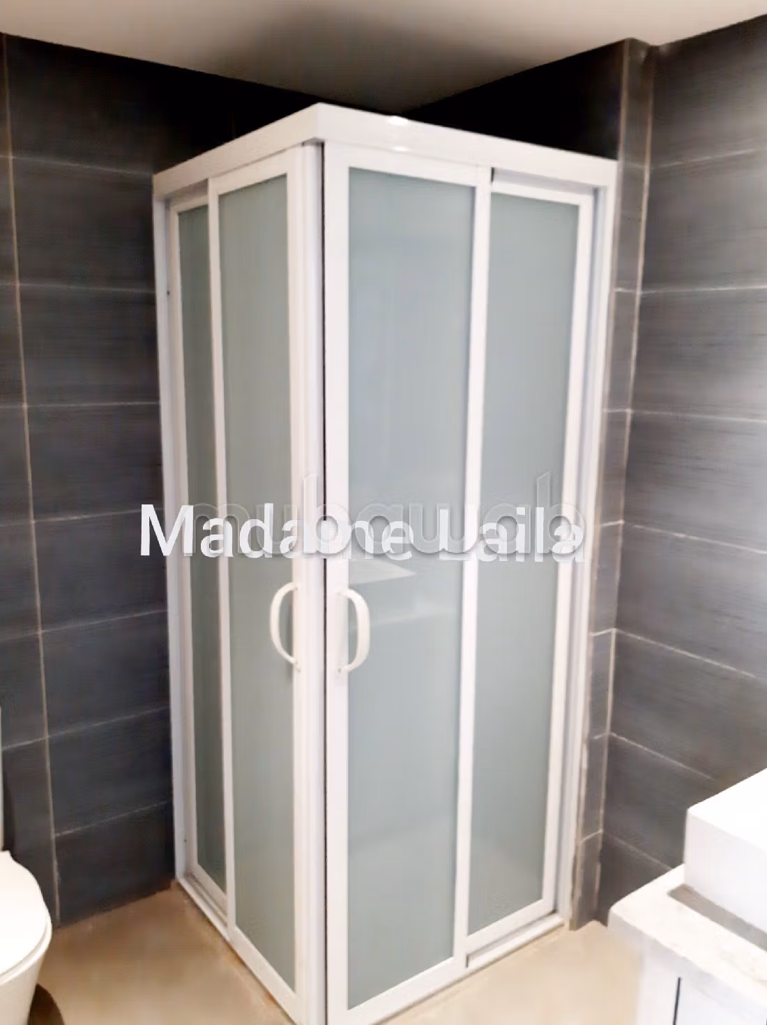 Bellissimo appartamento in affitto a Hay Mohammadi. 1 camera. Camino e servizio di concierge