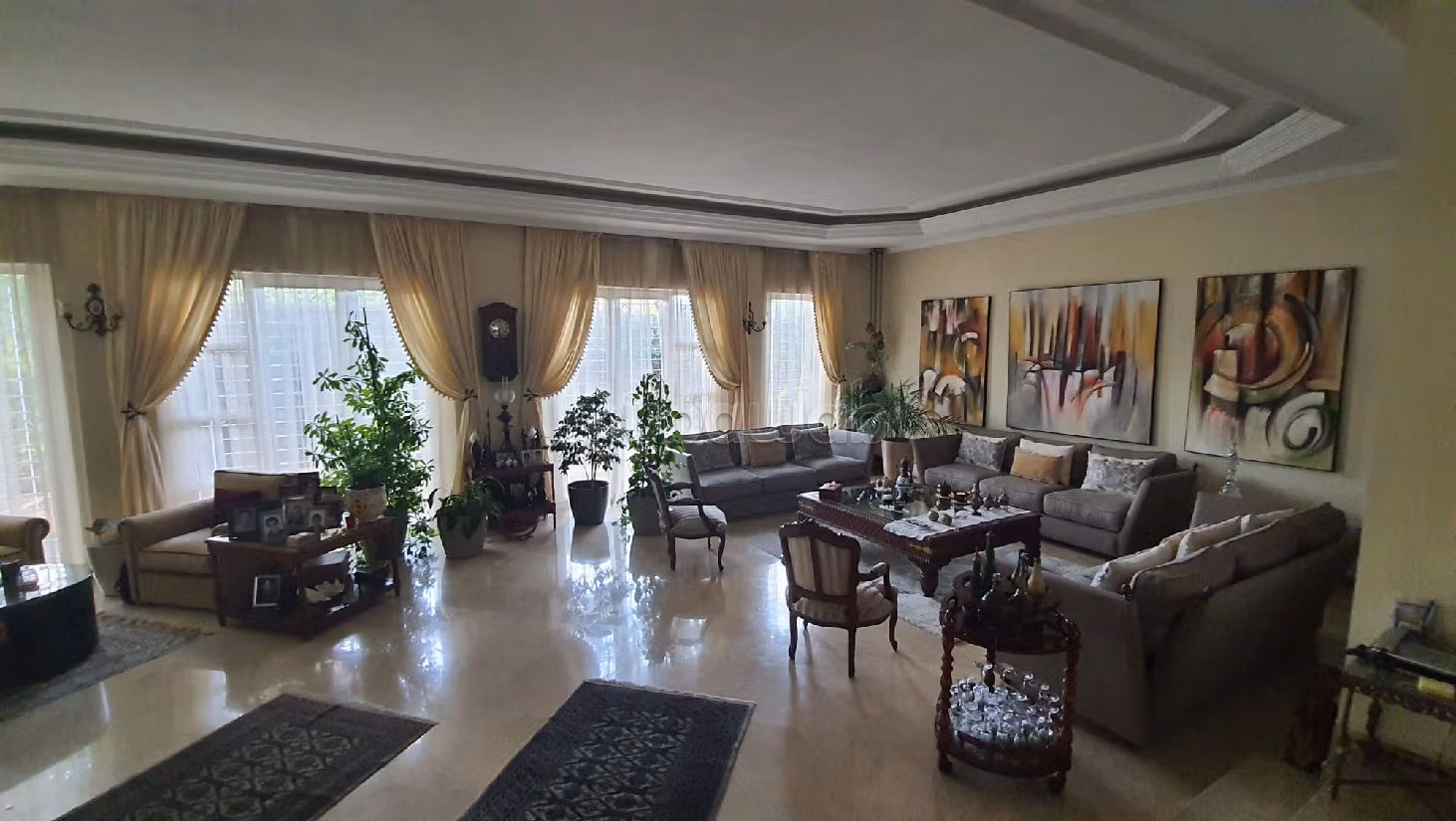 Se vende villa de lujo en Californie. Área total 600 m². Aire condicionado y piscina