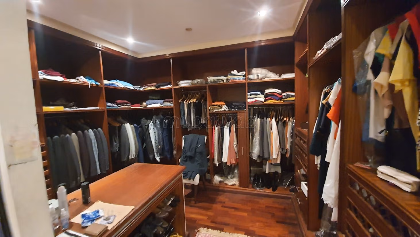 Se vende villa de lujo en Californie. Área total 600 m². Aire condicionado y piscina