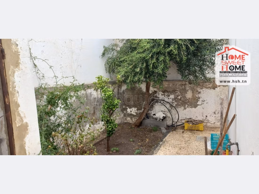 Terreno in vendita a La Goulette. Superficie di 222 m². 