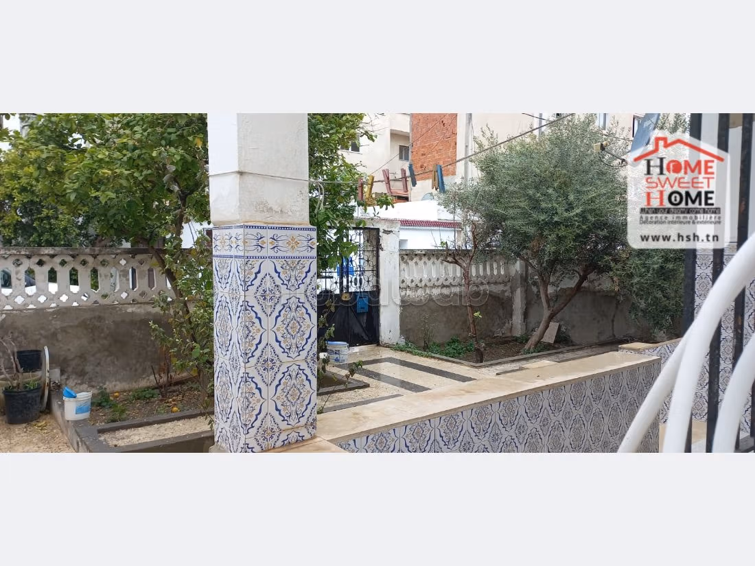 Terreno in vendita a La Goulette. Superficie di 222 m². 