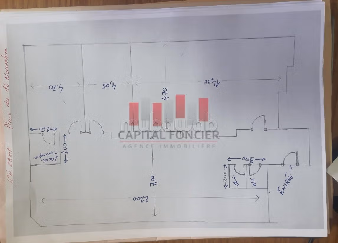 Ufficio in affitto a Centre Ville. Superficie di 270 m²