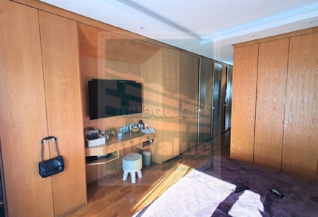 DV. 674: Superbe 3 Ch à Racine: