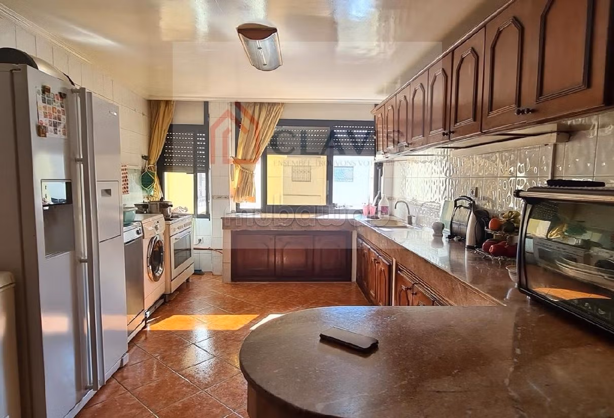 Appartement Vendre Quartier des Hpitaux Grand appartement en hauteur