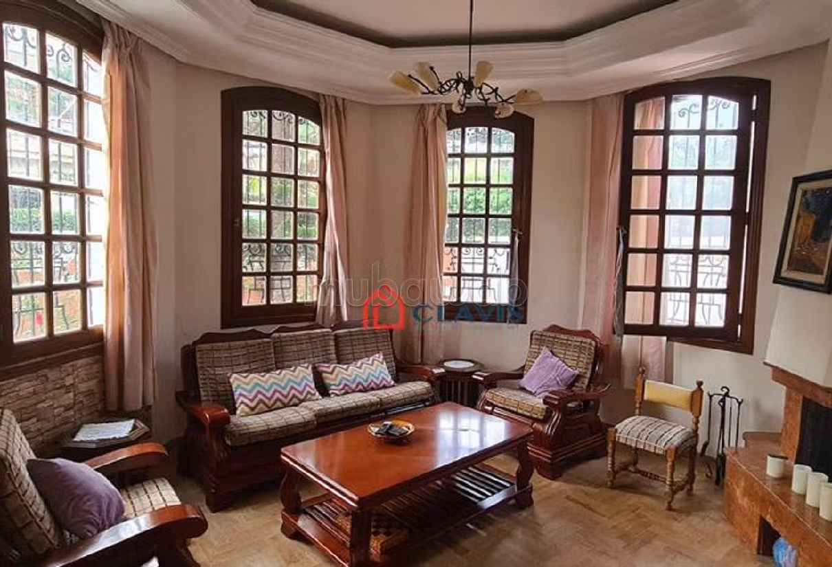 Maestosa residenza di lusso in vendita a Laymoune. 9 ampi locali. Giardino e terrazzo