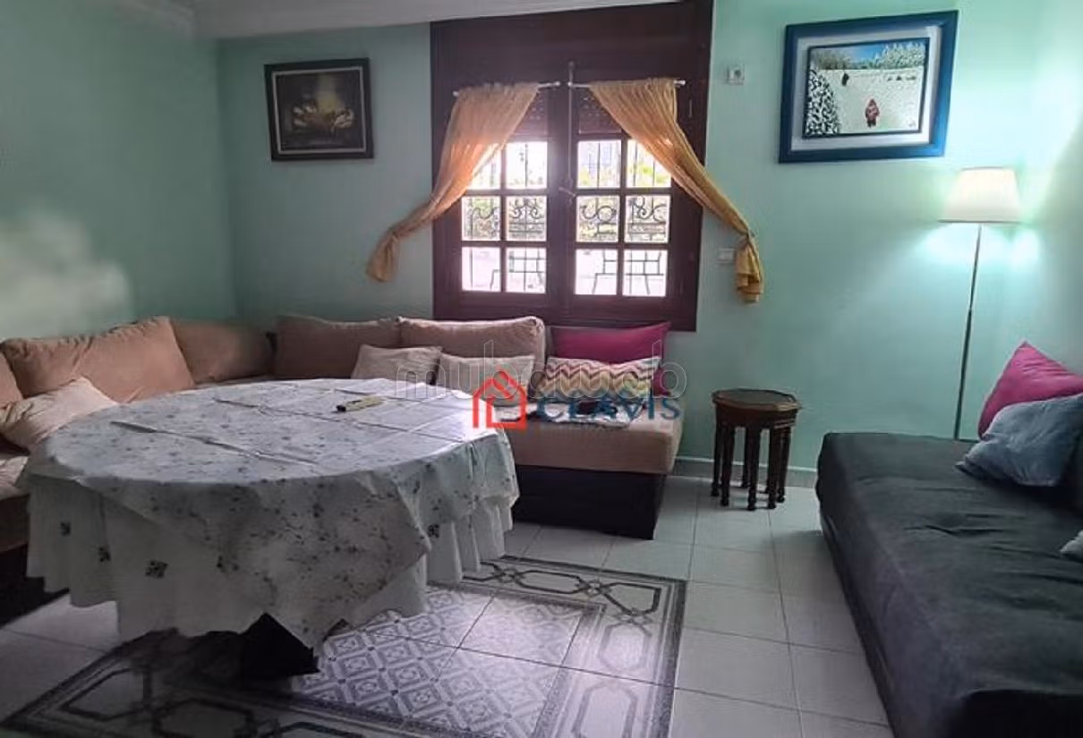 Maestosa residenza di lusso in vendita a Laymoune. 9 ampi locali. Giardino e terrazzo