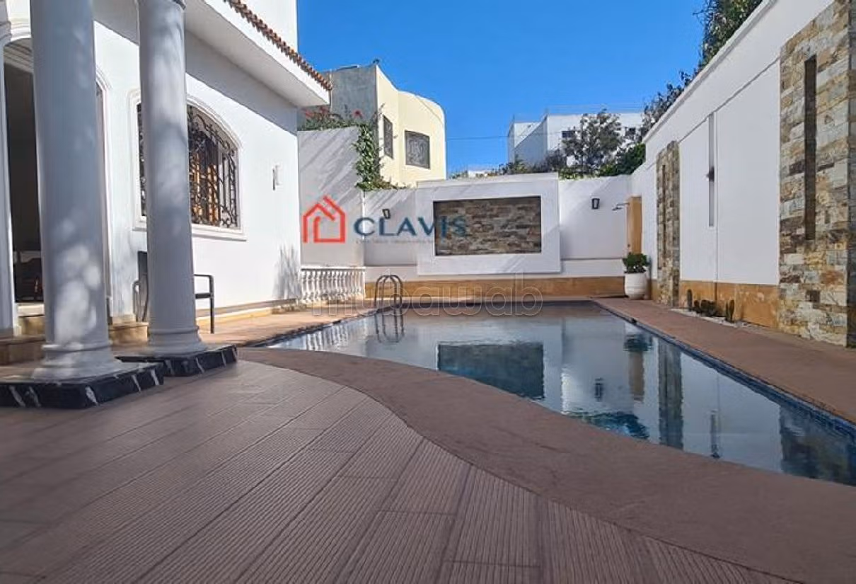 Vendita villa di lusso a Laymoune. 6 locali. Terrazzo e garage. 